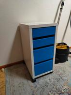 IKEA MICKE ladeblok op wielen in wit/blauw., Ophalen, Minder dan 50 cm, Zo goed als nieuw, Minder dan 100 cm