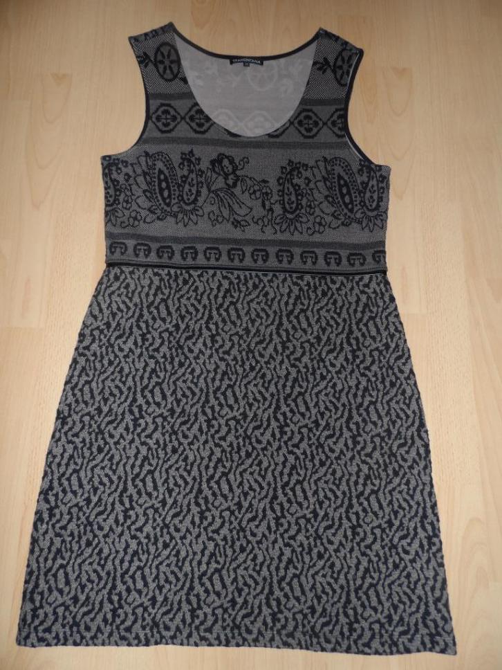 JUEK MET BIJPASSENDE SJAAL, Kleding | Dames, Jurken, Zo goed als nieuw, Maat 42/44 (L), Bruin, Knielengte, Ophalen of Verzenden