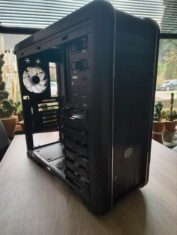 | Coolermaster cm690 II | 2 rgb fans | beschikbaar voor biedingen