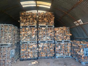 Droog Gekloofd haardhout beschikbaar voor biedingen