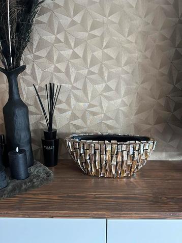 Schelpenvaas beschikbaar voor biedingen