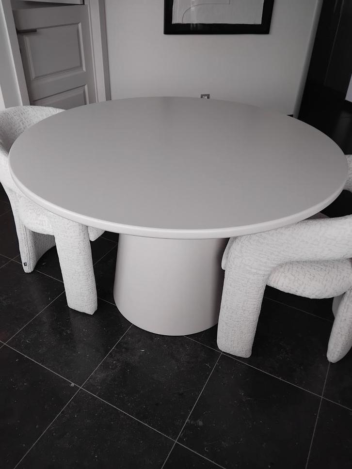 Witte Ronde Eettafel 130cm - Hotel Chique/Japandi, Huis en Inrichting, Tafels | Eettafels, Zo goed als nieuw, 100 tot 150 cm, 100 tot 150 cm