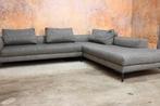 ZGANieuw grijze stoffen Aikon Lounge design hoekbank, Design, Hoekbank, Stock Aikon, Ophalen of Verzenden