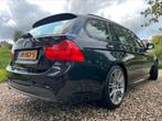BMW 3-Serie M-Sport 2.0 I 318 Touring 2012 Zwart, Zwart, 4 cilinders, Navigatiesysteem, Zwart