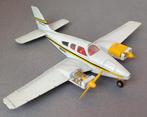 Vliegtuig Beechcraft C55 Baron wit - DinkyToys, Ophalen of Verzenden, Gebruikt, Overige typen, Dinky Toys
