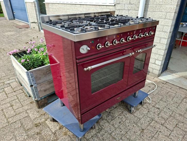 gasfornuis van Boretti. type ilvy bordeaux rood, Witgoed en Apparatuur, Fornuizen, Gebruikt, Vrijstaand, Gas, 4 kookzones, 85 tot 90 cm