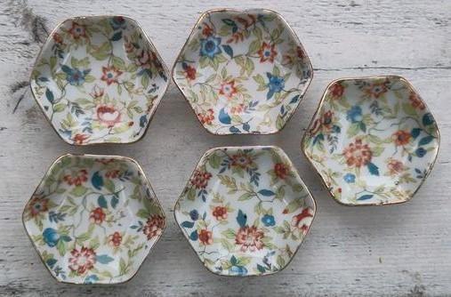 Vijf zeshoekige pinda bakjes, Antiek en Kunst, Antiek | Servies los, Ophalen of Verzenden