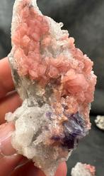 Rhodochrosite op quartz met fluoriet, Verzamelen, Mineralen en Fossielen, Ophalen of Verzenden, Mineraal
