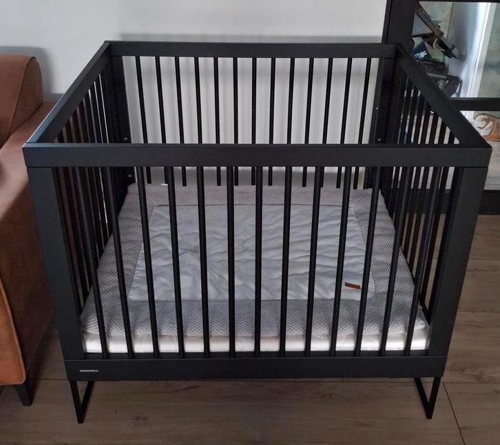 Zwarte Kidsmill Box - Goede Staat, Kinderen en Baby's, Babywiegjes en Ledikanten, Gebruikt, Overige typen, Ophalen