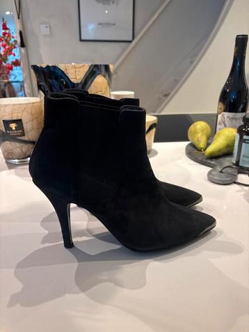 Billi Bi Zwarte enkellaarsjes Maat 40 beschikbaar voor biedingen