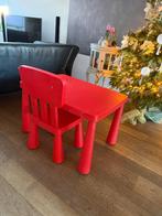 Gratis: tafel en stoel, Kinderen en Baby's, Kinderkamer | Tafels en Stoelen, Ophalen, Gebruikt, Tafel(s) en Stoel(en)