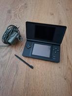 Nintendo DS Lite - Zwart - Inclusief Oplader & Stylus, Spelcomputers en Games, Ophalen of Verzenden, Gebruikt, Zwart, DS Lite