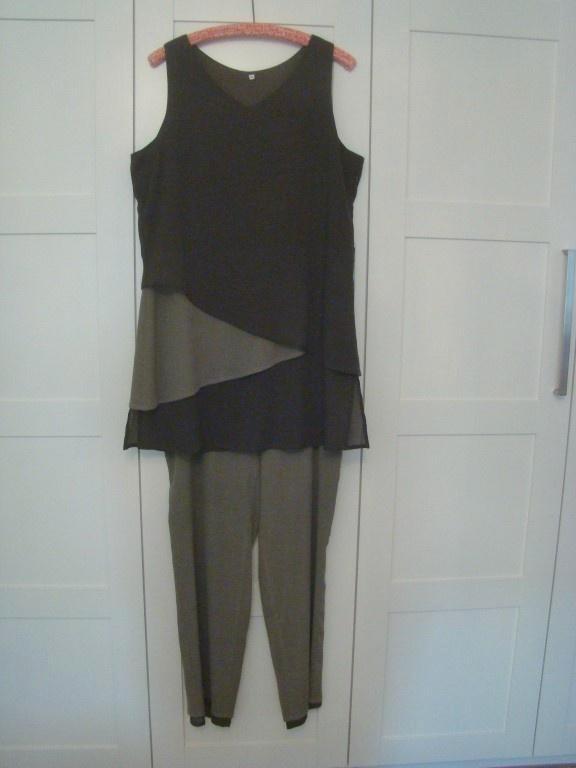 tuniek pak ~ hes en broek ~ ensemble    olijfgroen  maat 44, Kleding | Dames, Jurken, Zo goed als nieuw, Maat 42/44 (L), Groen