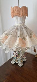 Porseleinen lamp, Antiek en Kunst, Antiek | Lampen, Ophalen of Verzenden