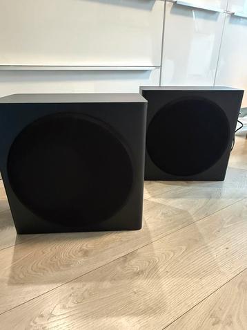 2 Bass Speakers te koop beschikbaar voor biedingen