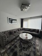 Luxe Grijze Hoekbank in goede staat! Evt met salontafel, Huis en Inrichting, Banken | Bankstellen, 100 tot 125 cm, Hoekbank, 300 cm of meer