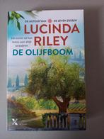 Lucinday Riley De Olijboom en De Nachtroos, Ophalen of Verzenden, Zo goed als nieuw