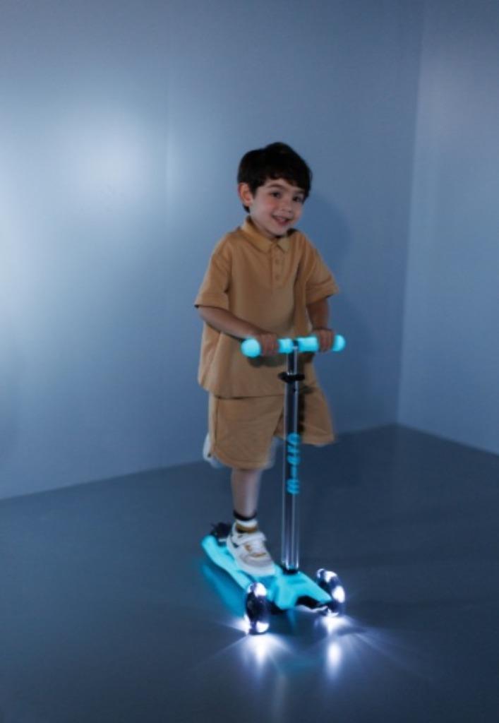 Maxi Micro step Deluxe Glow Plus LED, Fietsen en Brommers, Steps, Zo goed als nieuw, Gewone step, Ophalen