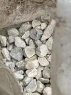 Gratis Grind - 3 Bakken Vol, Tuin en Terras, Grind, Keien en Split, Ophalen, Gebruikt, Wit, Overige materialen