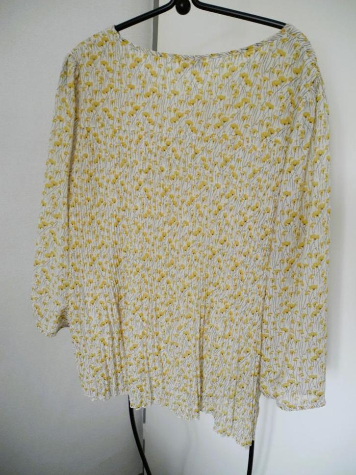 Top van Infront, maat XL / 42 / 14, Kleding | Dames, Tops, Zo goed als nieuw, Maat 42/44 (L), Geel, Lange mouw, Ophalen of Verzenden