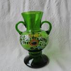 Oude antieke Boheemse vaas groen glas handbeschilderd, Antiek en Kunst, Antiek | Vazen, Ophalen of Verzenden