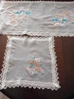 Geborduurd kleedje en tafelloper, Ophalen of Verzenden