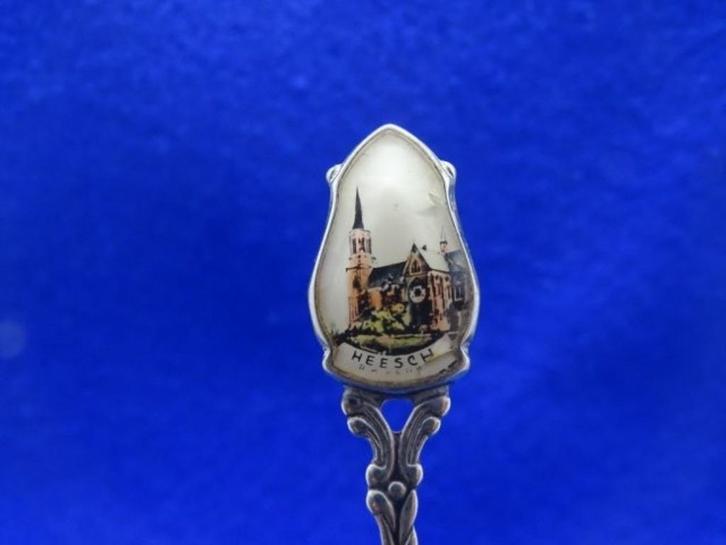 Lepeltje: Heesch (Oss) RK kerk kleur, Antiek en Kunst, Antiek | Bestek, Verzenden