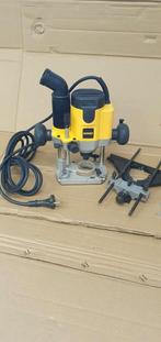 Dewalt DW620 bovenfrees perfecte staat 135 euro!, Doe-het-zelf en Verbouw, Ophalen of Verzenden, Zo goed als nieuw, Elektrisch