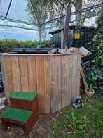 Hottub met houtkachel en veel hout, Ophalen, Zo goed als nieuw, Filter, Vast