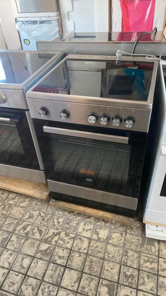 Keramisch fornuizen, Witgoed en Apparatuur, Fornuizen, Gebruikt, Vrijstaand, Keramisch, 4 kookzones, 85 tot 90 cm, 45 tot 60 cm