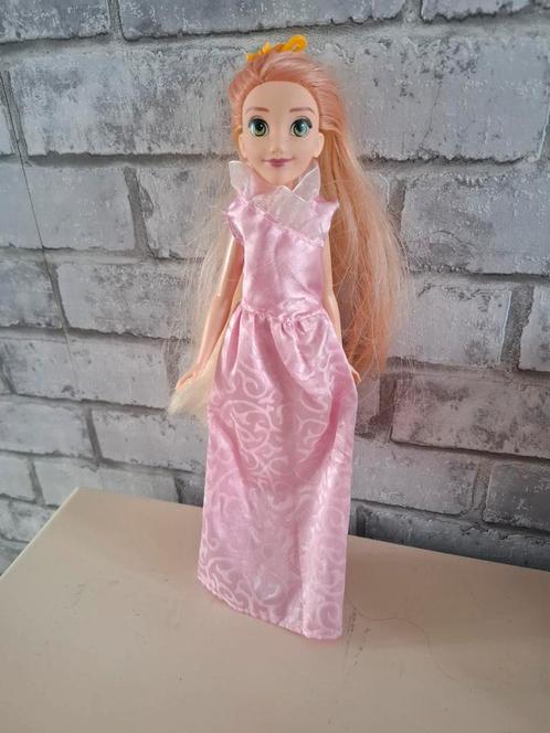 Barbie rapunzel mattel, Verzamelen, Poppen, Zo goed als nieuw, Ophalen of Verzenden