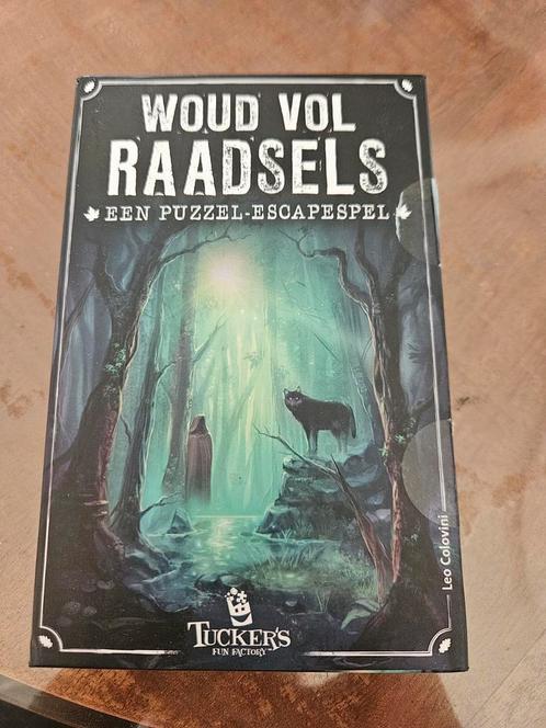 Escape spel Woud vol raadsels, Hobby en Vrije tijd, Gezelschapsspellen | Kaartspellen, Zo goed als nieuw, Een of twee spelers