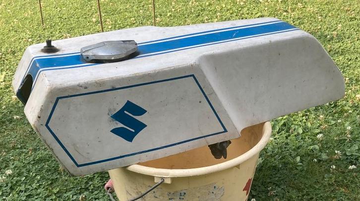 Suzuki race tank, Motoren, Onderdelen | Oldtimers, Gebruikt, Ophalen of Verzenden