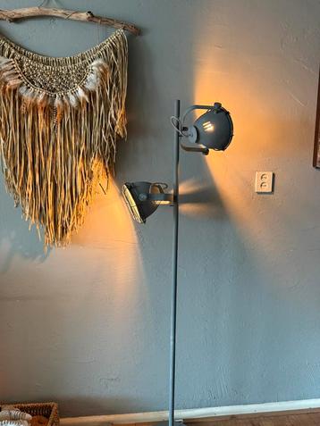 Staande lamp TEAB !! beschikbaar voor biedingen