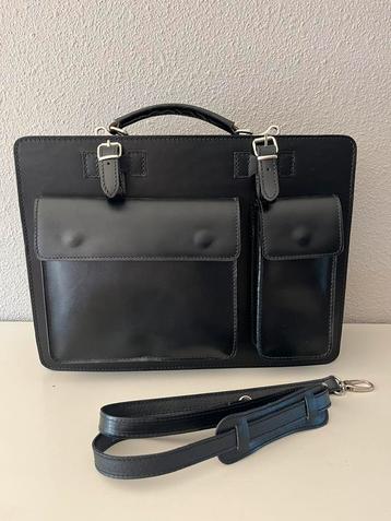 Zwarte leren tas beschikbaar voor biedingen