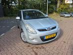 Hyundai I20 1.2i i-Catcher -Airco 5DRS ELEC- ramen, Gebruikt, Zwart, 4 cilinders, Bedrijf