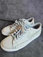Nike blazer low LX green dames maat 41, Nike, Ophalen of Verzenden, Sneakers of Gympen, Gedragen