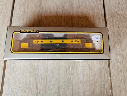 Mooie Ibertren NS E-lok 1306, Hobby en Vrije tijd, Modeltreinen | H0, Zo goed als nieuw, Locomotief, Gelijkstroom, NS, Ophalen of Verzenden