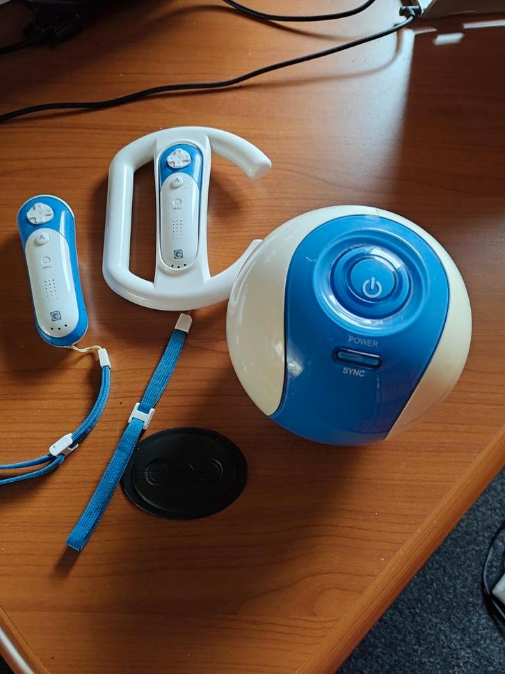 Wii U Fit Meter + Accessoires, Spelcomputers en Games, Spelcomputers | Nintendo Wii, Gebruikt, Met 1 controller, Ophalen of Verzenden