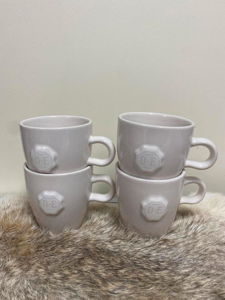 4 Douwe Egberts Mosa Kopjes, Huis en Inrichting, Keuken | Servies, Zo goed als nieuw, Kop(pen) en/of Schotel(s), Overige stijlen