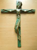 kruisbeeld gebakken aardewerk en groen geëmailleerd, Antiek en Kunst, Antiek | Keramiek en Aardewerk, Ophalen of Verzenden