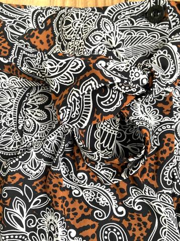 Studio Anneloes short maat L beschikbaar voor biedingen