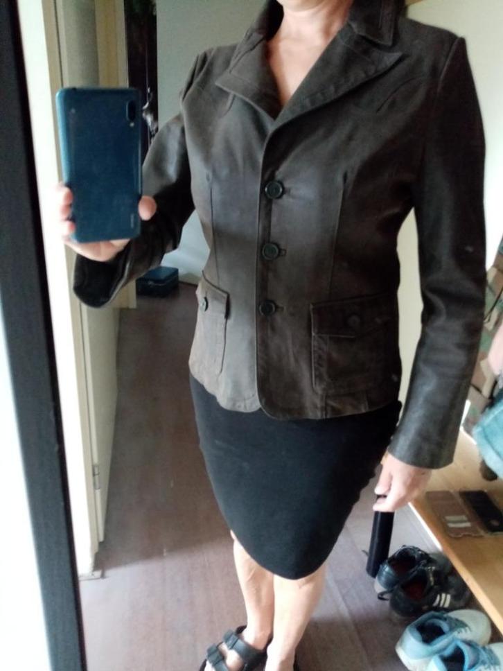 Mooi bruin leren jasje maat 42, Kleding | Dames, Jasjes, Kostuums en Pakken, Zo goed als nieuw, Jasje, Maat 42/44 (L), Bruin, Ophalen of Verzenden