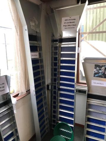 Lengte 225 cm 3 delig Sluicebox groot. Metaaldetector beschikbaar voor biedingen