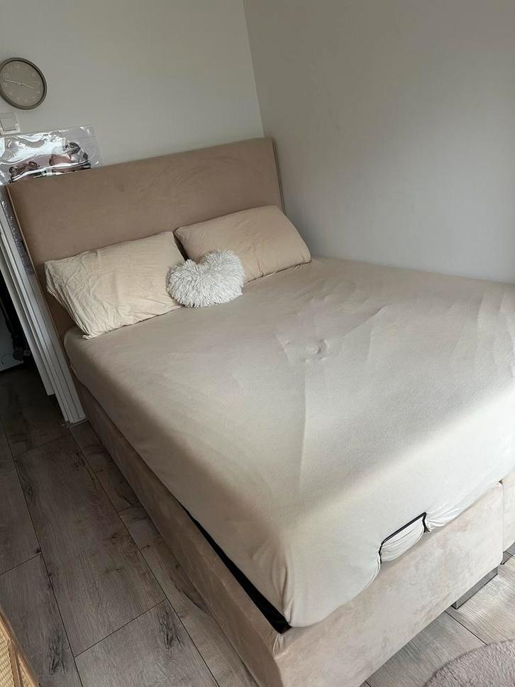 Bed 140x200 met opbergruimte, Huis en Inrichting, Slaapkamer | Bedden, Gebruikt, Tweepersoons, 140 cm, 200 cm, Stof, Beige, Ophalen