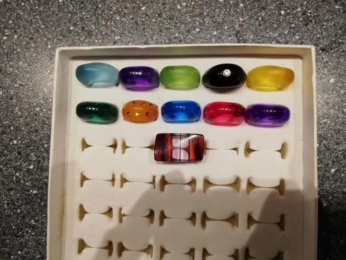 Plexi ring jaren 70 vintage prijs per stuk., Verzamelen, Retro, Persoonlijke verzorging, Ophalen of Verzenden