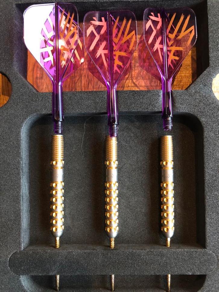 Dartpijlen Set - Luke the Nuke., Sport en Fitness, Darts, Zo goed als nieuw, Pijlen, Ophalen