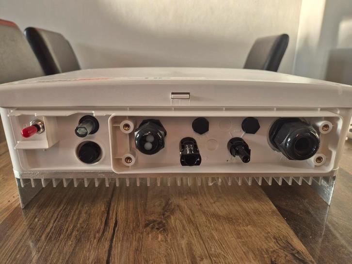 Gebruikte SolarEdge SE3000H omvormer + wifi antenne, Doe-het-zelf en Verbouw, Zonnepanelen en Toebehoren, Zo goed als nieuw, Compleet systeem