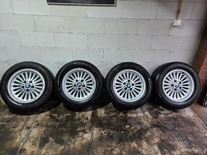BMW E39 velgen styling 33 met Michelin winterbanden, Auto-onderdelen, Banden en Velgen, Velg(en), Winterbanden, 16 inch, 225 mm