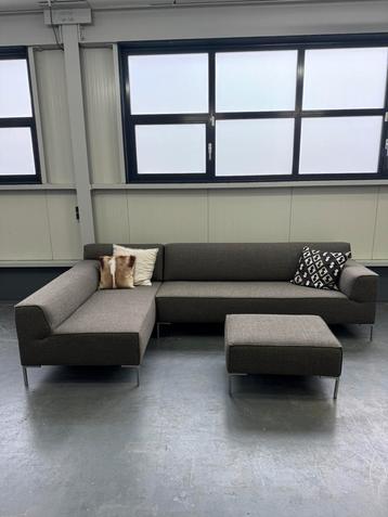 Showroommodel Design on Stock Bloq hoekbank | Bloq hoekbank beschikbaar voor biedingen